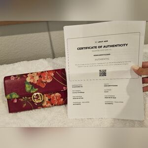 Gucci Shanghai Blooms Chain Wallet